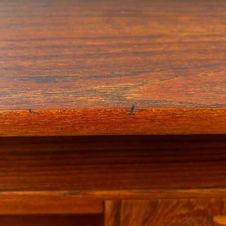 Skandinavischer Teak Sekretär von Randers Møbelfabrik, Detailansicht kleine Fehlstelle 