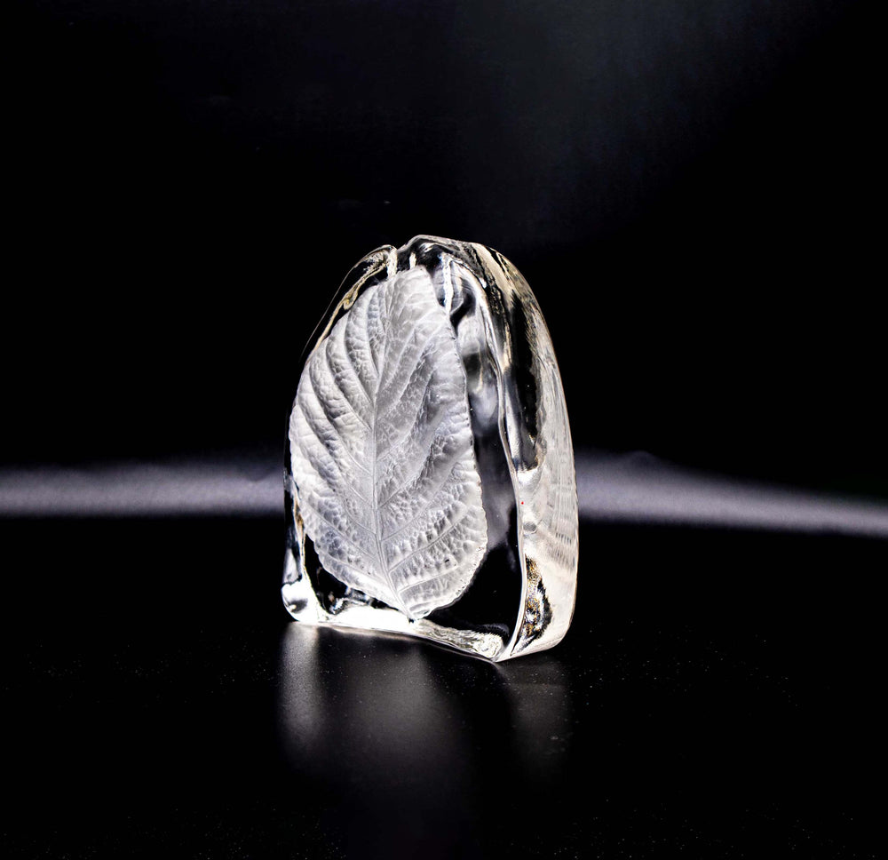 Solifleur Blockvase mit Blattdekor von Walther Glas, leicht schräg stehend