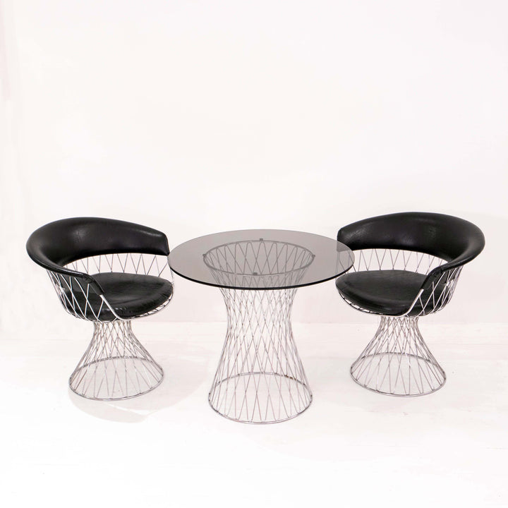 Space Age Bistro Set, arrangiert