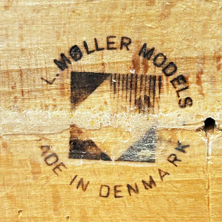 Teakhocker von Niels Otto Møller, Detailansicht Markierung 1