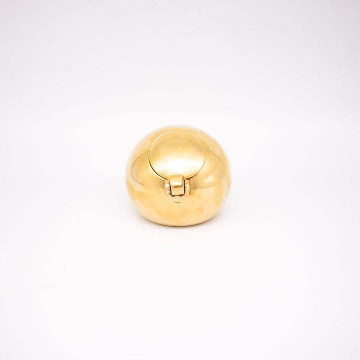 Valenti Kugel-Aschenbecher aus Messing,Vorderseite, geschlossen