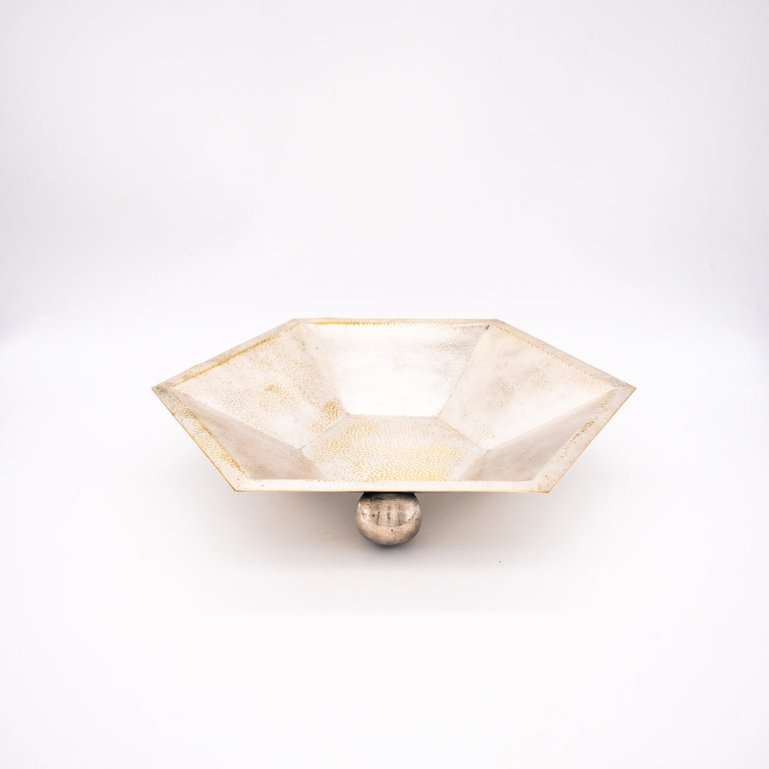 Versilberte Art Deco Schale von Argentor, Seitenansicht links, leicht schräg von oben