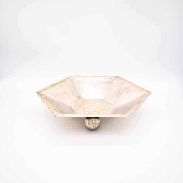 Versilberte Art Deco Schale von Argentor, Seitenansicht links, leicht schräg von oben