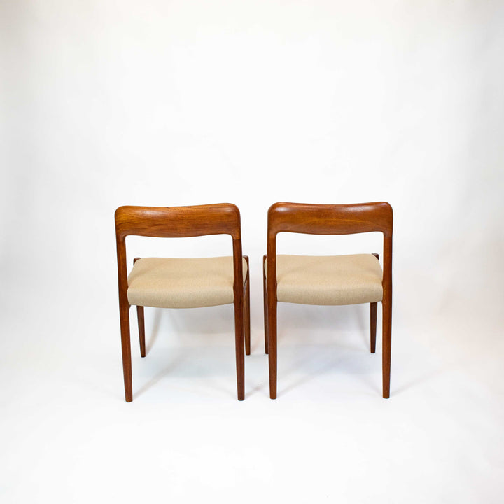 Vintage 2 Stk. Stühle Modell 75 von Niels Otto Møller, Rückseite
