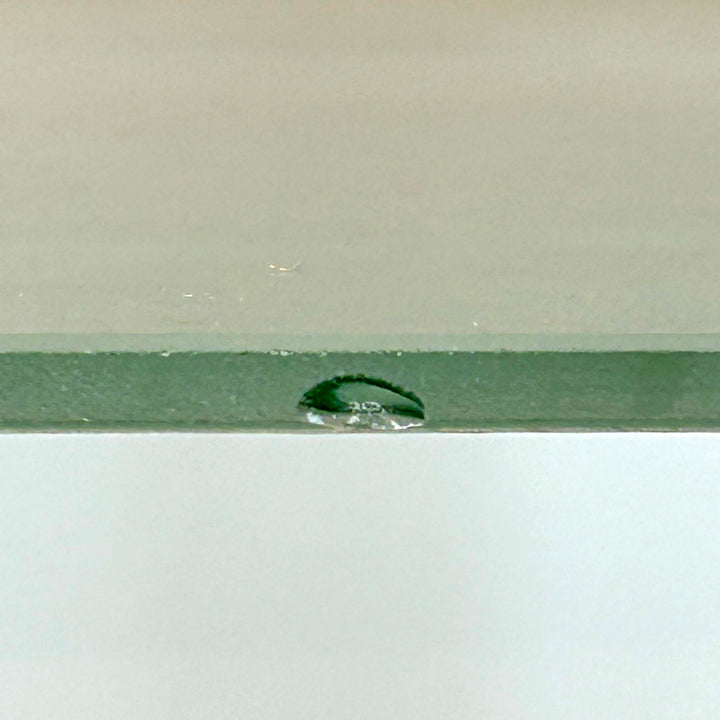Vintage Art Déco Arztvitrine, Detailansicht Fehlstelle Chip im Glas