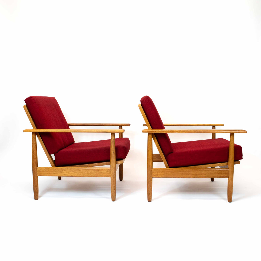 Vintage Bequemer Teak Armlehnstuhl aus den 1960er Jahren, Seitenansicht rechts