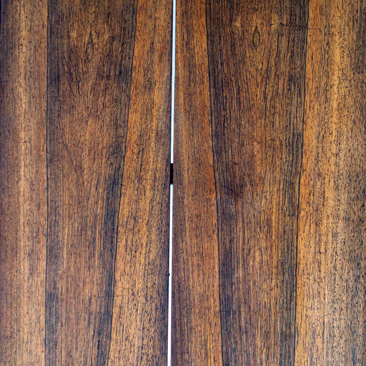 Vintage Brasilianischer Palisander Couchtisch, Detailansicht Tischplatte Gebrauchsspuren