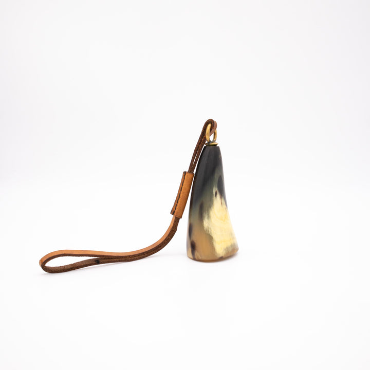 Vintage Carl Auböck Flaschenverschluss aus Horn, Leder & Kork, leicht schräg stehend
