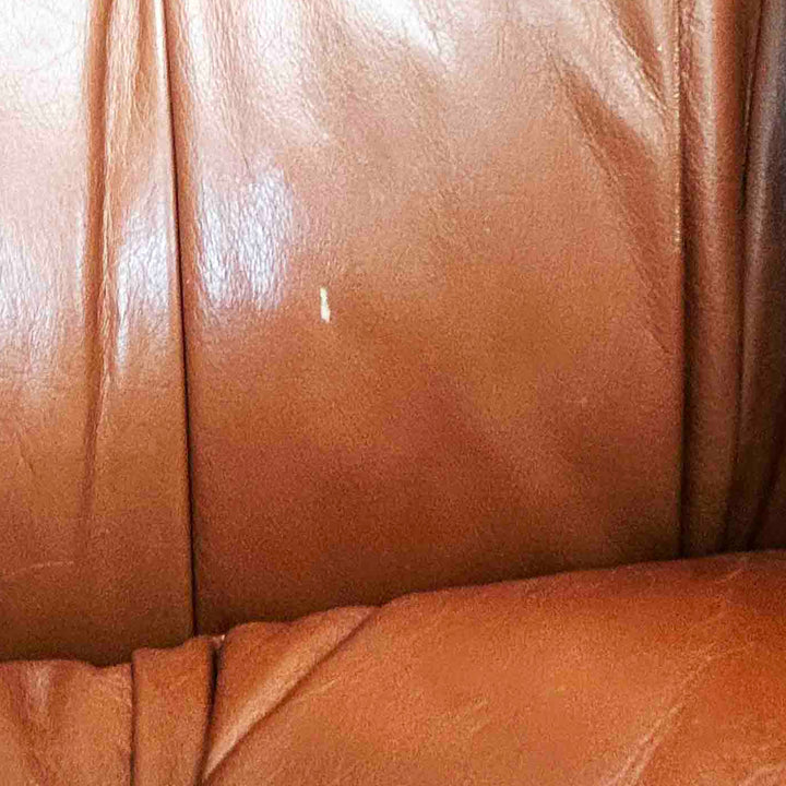 Vintage Cognacfarbener Leder Lounge Sessel, Detailansicht kleine Fehlstelle