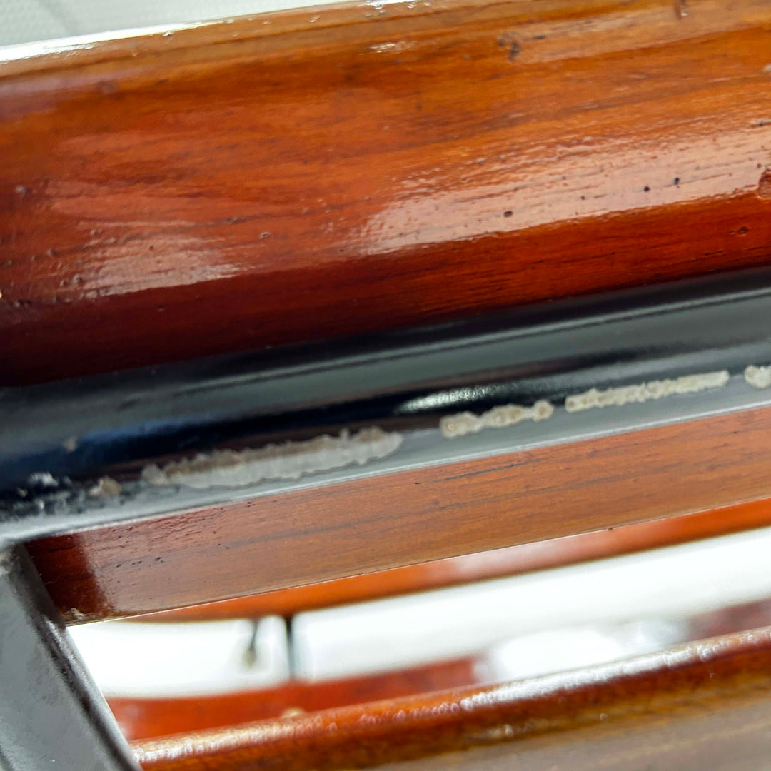 Vintage "Costela" Sofa von Martin Eisler & Carlo Hauner, Detailansicht Fehlstelle Metall 3