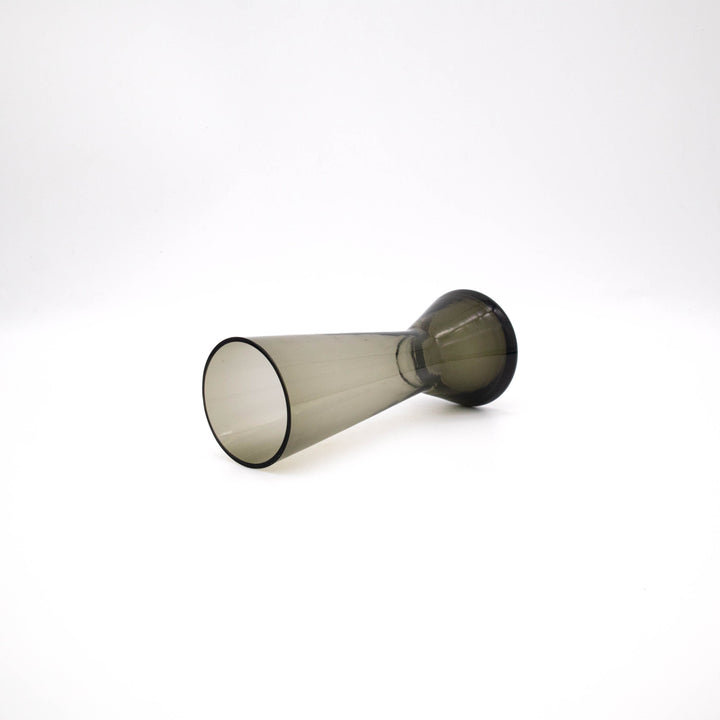Vintage Kleine Trichtervase aus Rauchglas, liegend