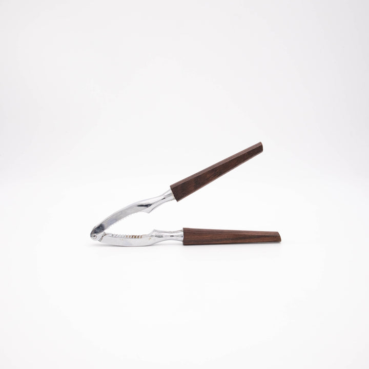 Vintage Nussknacker mit Rosenholzgriff, geöffnet
