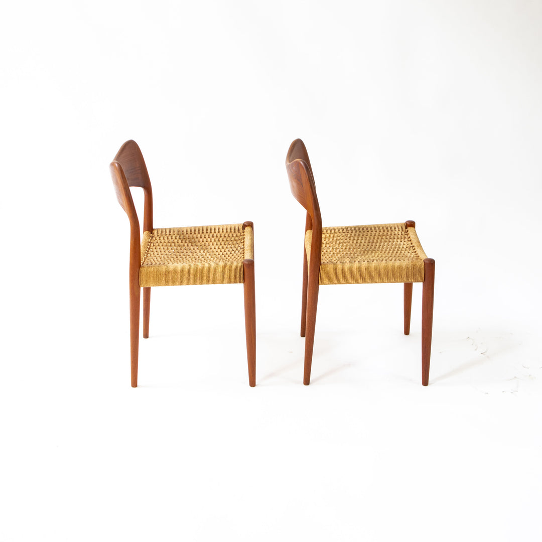 Vintage Paar Teak Sessel von Arne Hovmand Olsen, Seitenansicht rechts 