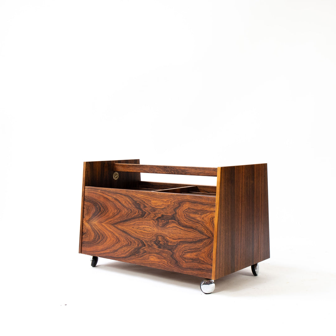 Vintage Palisander Schallplattenständer "Scala" von Rolf Hesland für Bruksbo, leicht schräg stehend