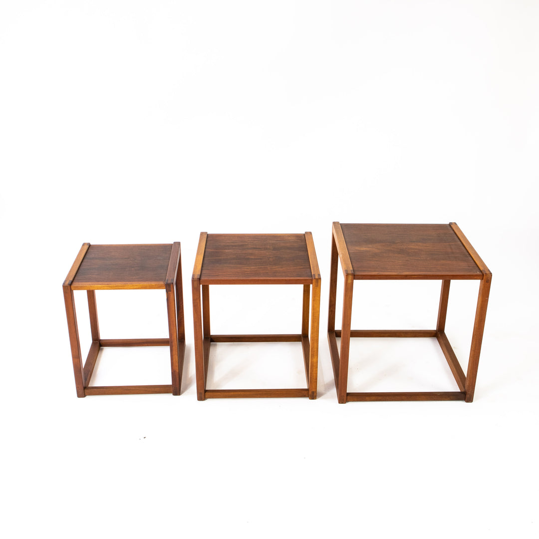 Vintage Satztische "Modell 375" von Børge Mogensen für Fredericia, 3 Tische nebeneinander, Seitenansicht, leicht schräg von oben