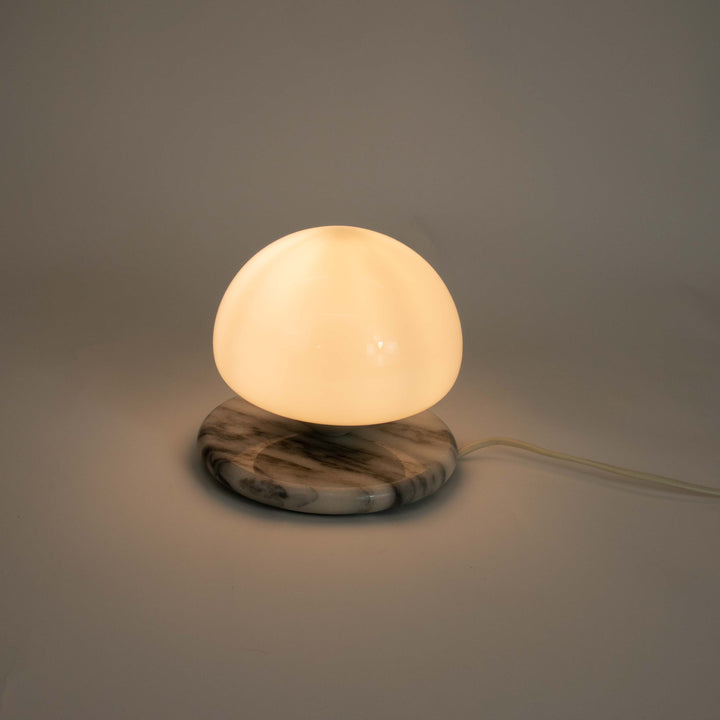 Vintage Space Age Optelma Tischlampe auf Marmorsockel, angeschaltet
