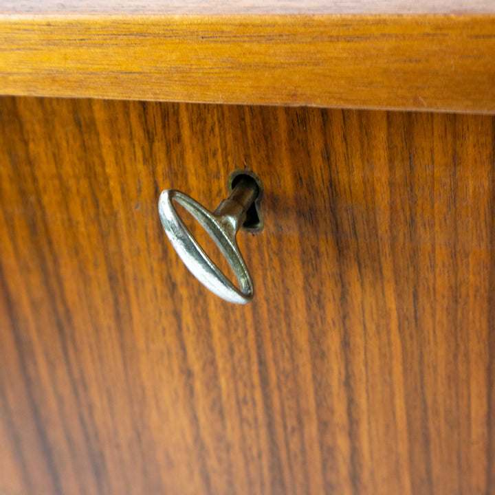 Vintage Teak Kommode von SMI Svensk Mobelindustri, Detailansicht Schlüssel