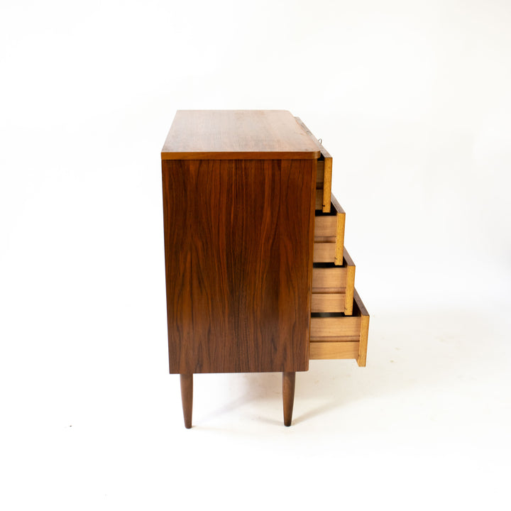 Vintage Teak Kommode von SMI Svensk Mobelindustri, Seitenansicht rechts mit geöffneten Schubladen