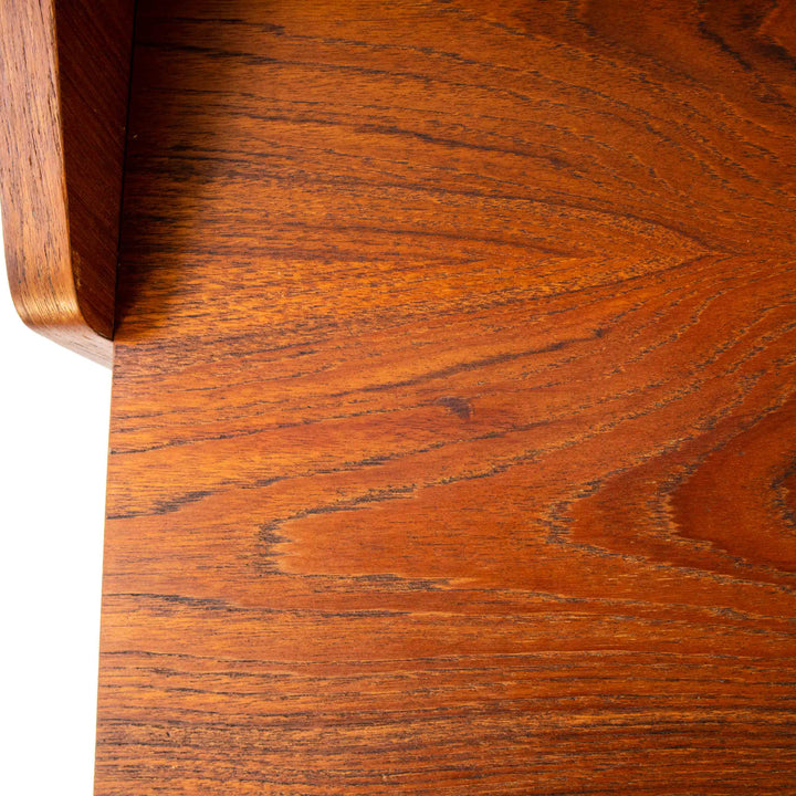 Vintage Teak Sekretär von Børge Lerche für Riis-Antonsen Møbelfabrik, Detailansicht Fehlstelle auf Tischplatte