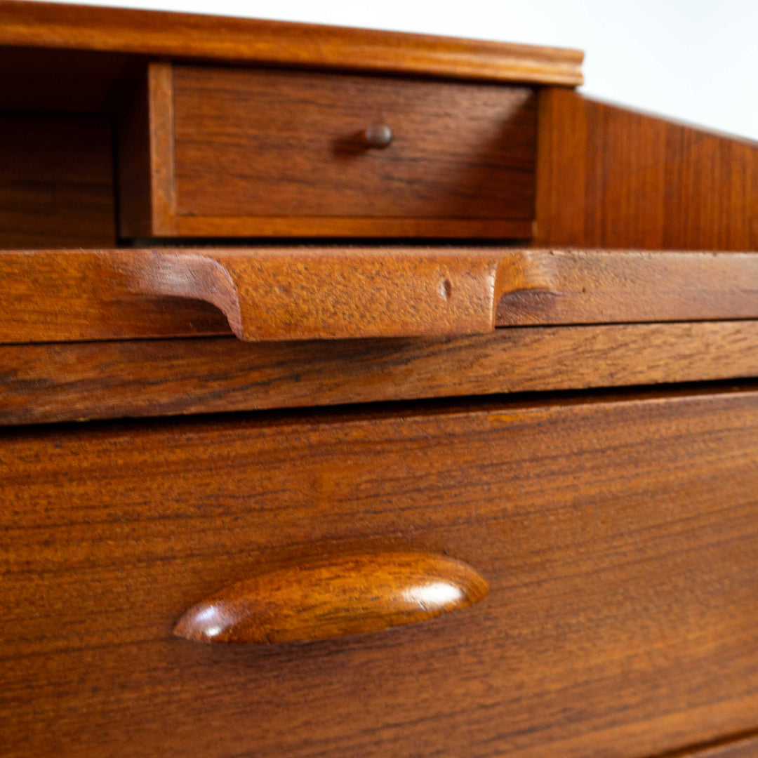 Vintage Teak Sekretär von Børge Lerche für Riis-Antonsen Møbelfabrik, Detailansicht Griff