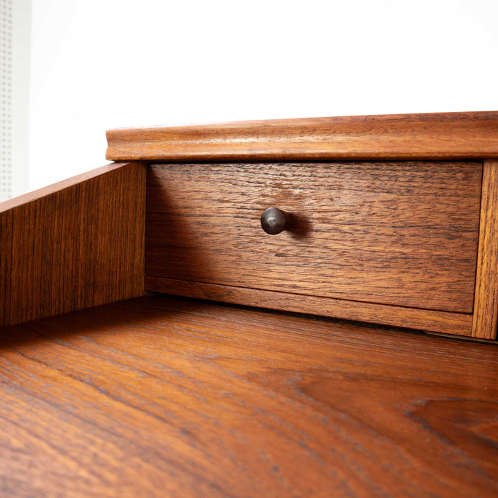 Vintage Teak Sekretär von Børge Lerche für Riis-Antonsen Møbelfabrik, Detailansicht kleine Schubladen