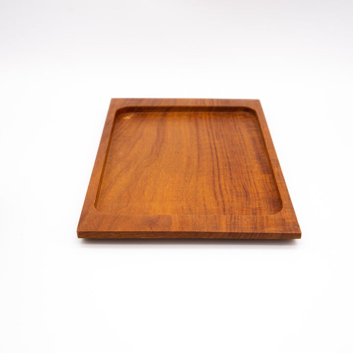 Zwei Vintage Servierschalen aus Rauchglas auf Holztablett, Holztablett, Vorderseite