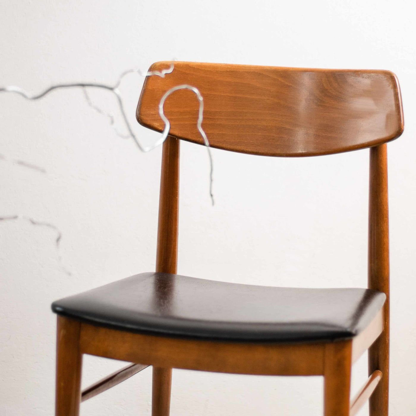 Sesselpaar von Wolfgang Haipl, Detailansicht anderer Stuhl
