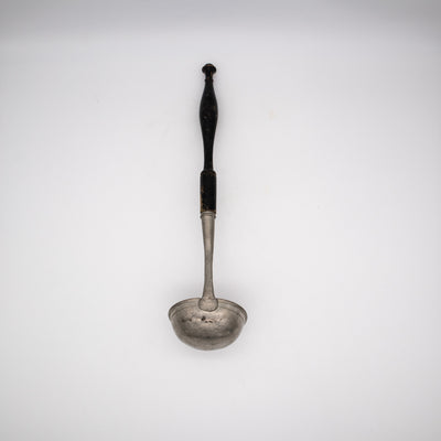 Biedermeier Suppenschöpfer, Rückseite