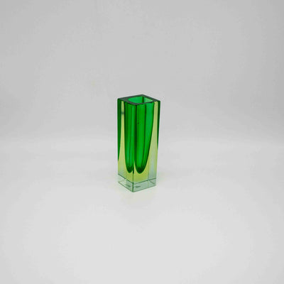 Murano Sommerso Vase in Grün, seitlich stehend