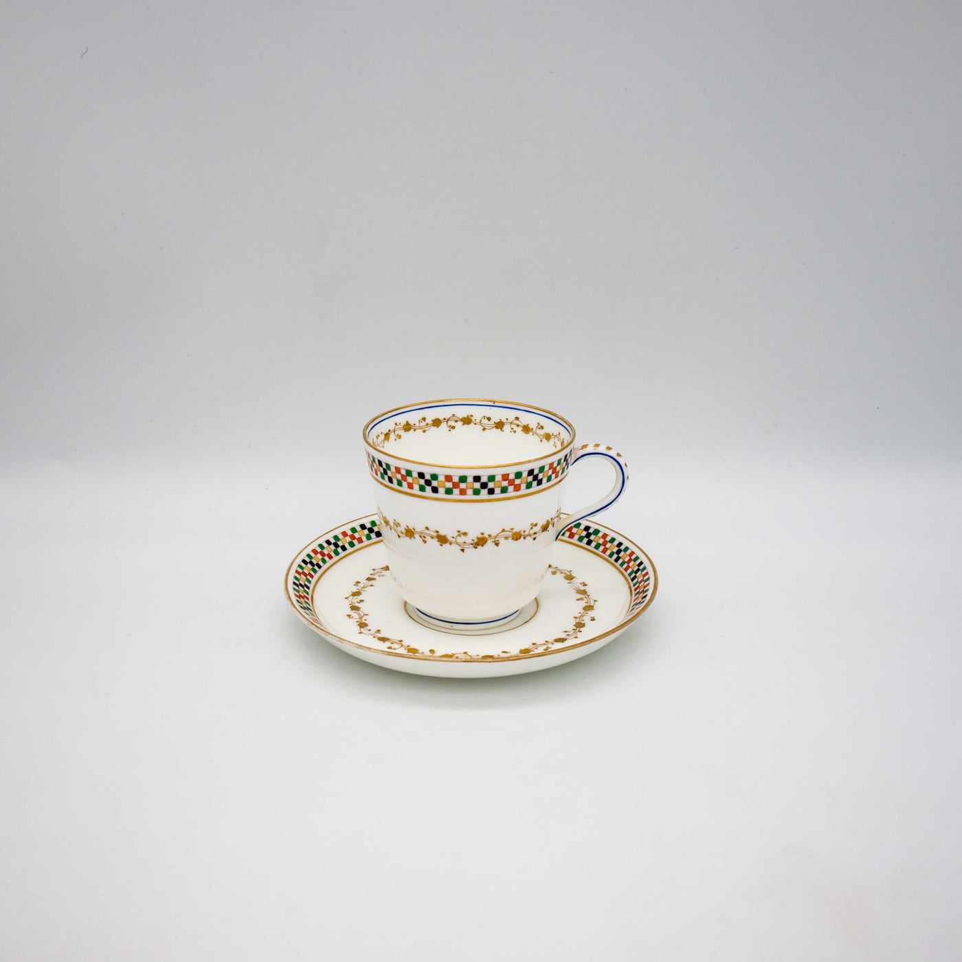 Antike Porzellan Tasse, Seitenansicht rechts