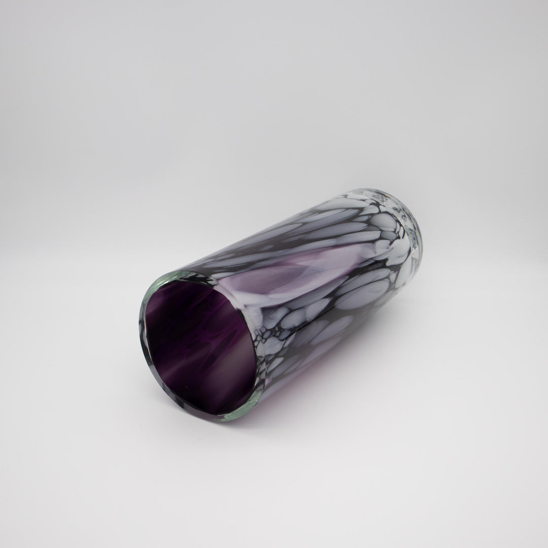 Marmorierte Vase, liegend